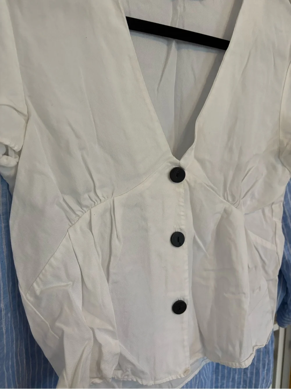 Zara White V-Neck Button Crop Blouse